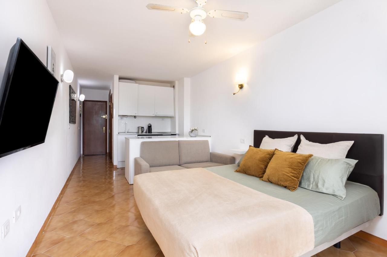 Classbnb - Seafront Studio With Beach View In The Center Of Los Cristianos Los Cristianos  Buitenkant foto