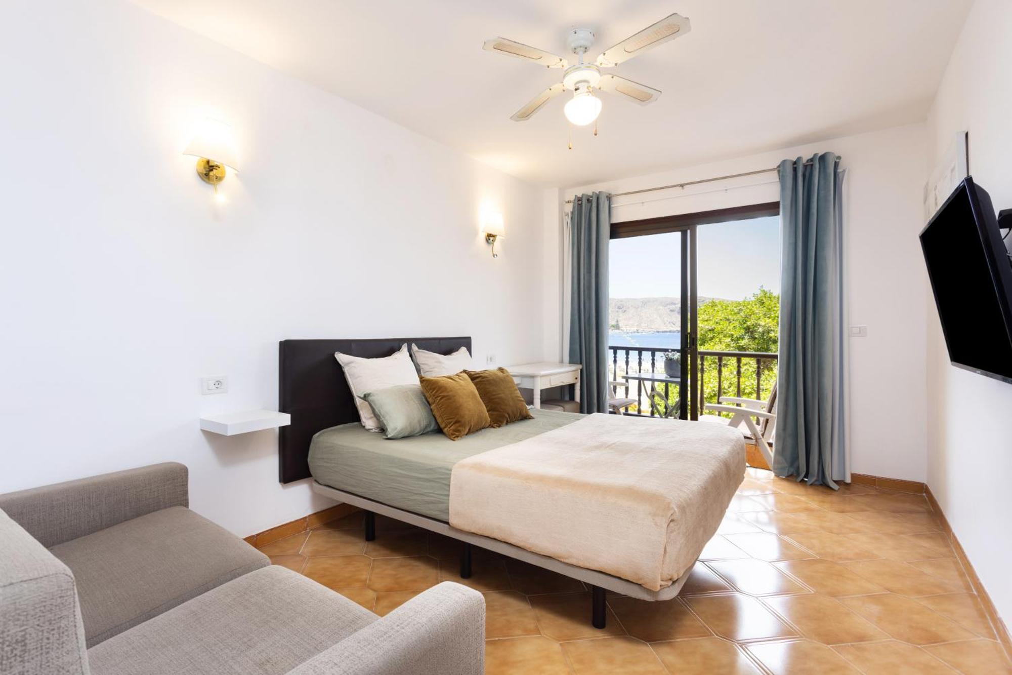 Classbnb - Seafront Studio With Beach View In The Center Of Los Cristianos Los Cristianos  Buitenkant foto